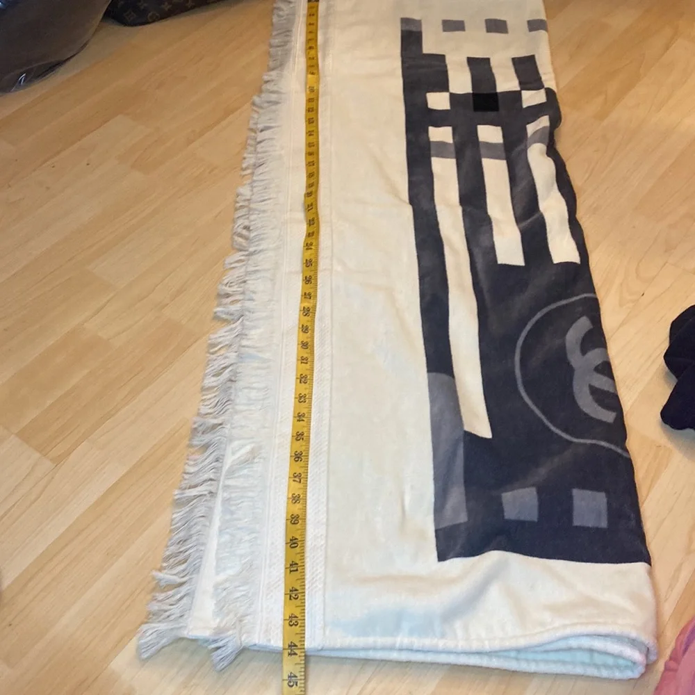 NWOT Chanel large beach towel